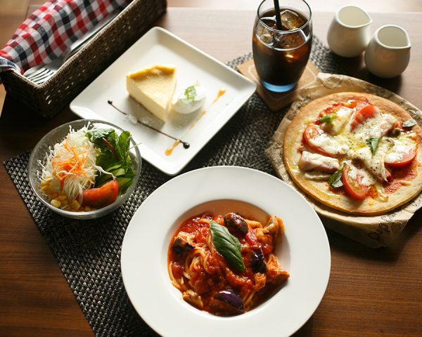 ランチ 天理駅徒歩5分 チーズケーキが美味しいソムリエカフェ Leaf